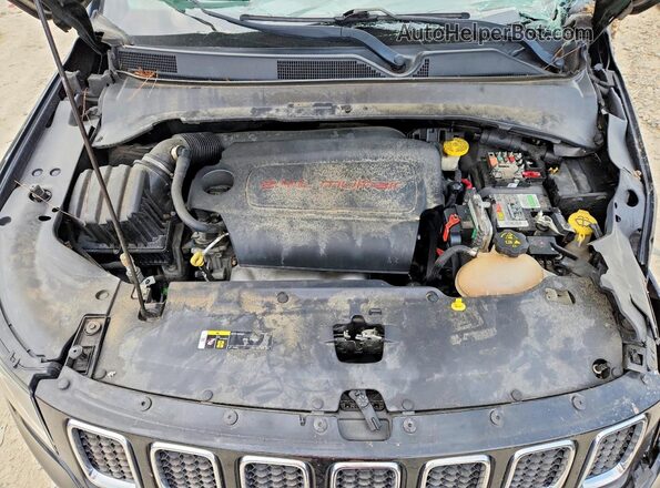 3C4NJCBB4JT134324 2018 JEEP COMPASS Black Widok komory silnika