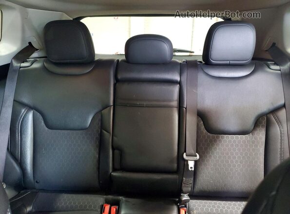 3C4NJCBB4LT122810 2020 JEEP COMPASS Gray Rear seats view