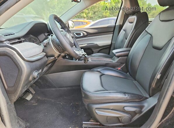 3C4NJCBB4NT138816 2022 JEEP COMPASS Черный Вид салона спереди
