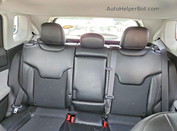 3C4NJCBB4NT138816 2022 JEEP COMPASS Черный Вид задних сидений