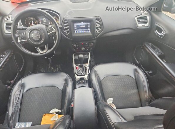 3C4NJCBB5HT632543 2017 JEEP COMPASS Black Dashboard view