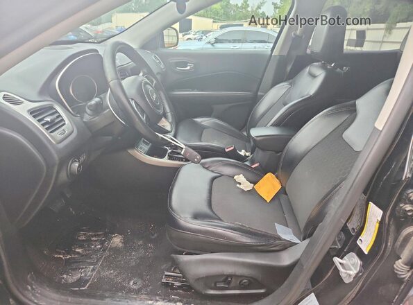 3C4NJCBB5HT632543 2017 JEEP COMPASS Black Front interior view