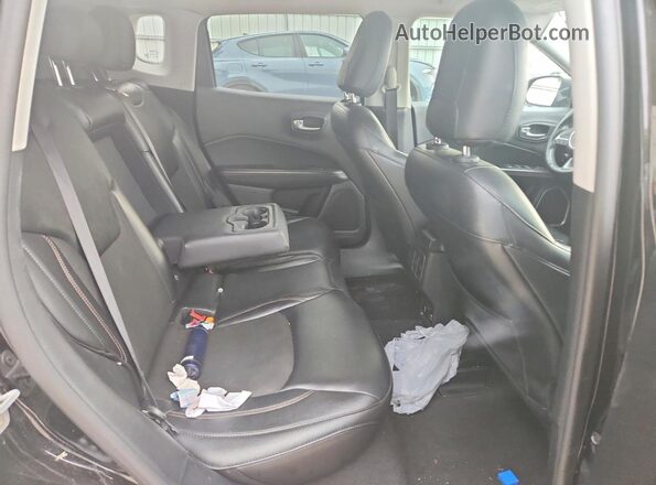 3C4NJCBB5HT632543 2017 JEEP COMPASS Black Rear seats view