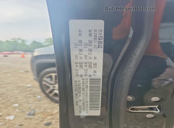3C4NJCBB5HT632543 2017 JEEP COMPASS Black Engine compartment view