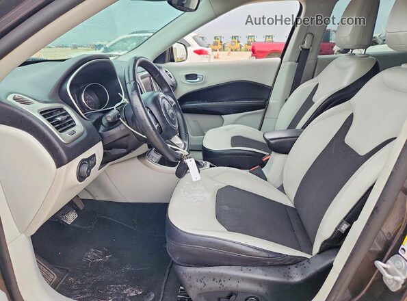 3C4NJCBB5HT643008 2017 JEEP COMPASS Gray Widok wnętrza z przodu