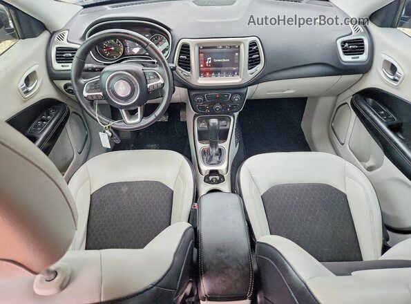 3C4NJCBB5HT643008 2017 JEEP COMPASS Gray Widok deski rozdzielczej