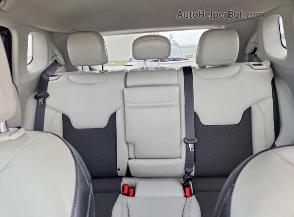 3C4NJCBB5HT643008 2017 JEEP COMPASS Gray Widok tylnych siedzeń