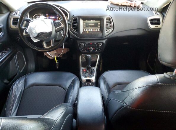 3C4NJCBB5LT141236 2020 JEEP COMPASS Silver 