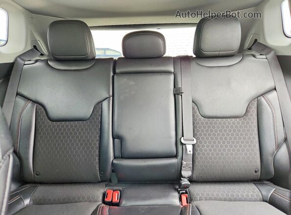 3C4NJCBB5LT235388 2020 JEEP COMPASS Black Rear seats view