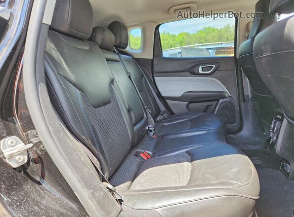 3C4NJCBB5NT182534 2022 JEEP COMPASS Black Вид задньої частини салону