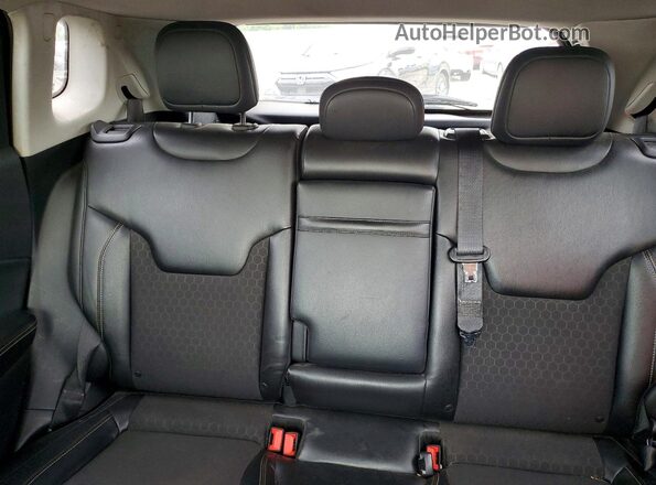 3C4NJCBB6JT193939 2018 JEEP COMPASS Black Հետևի նստատեղերի տեսք
