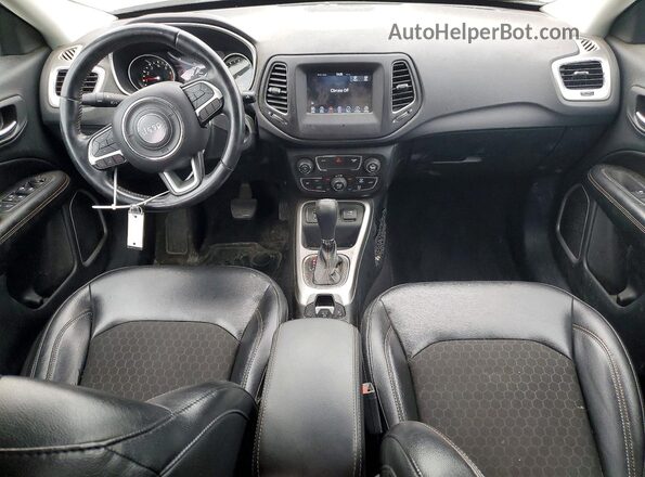 3C4NJCBB6JT193939 2018 JEEP COMPASS Black Առջևի վահանակի տեսք