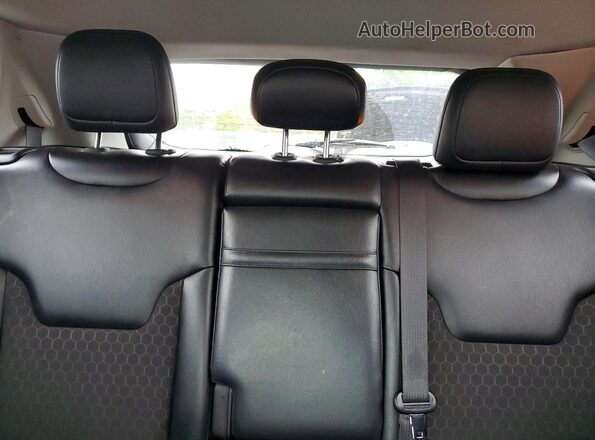 3C4NJCBB7JT166040 2018 JEEP COMPASS Blue Rear seats view