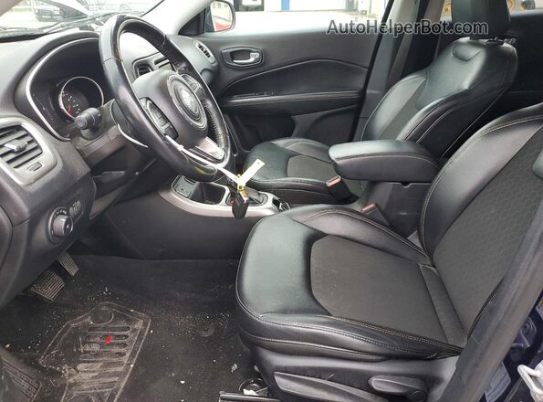 3C4NJCBB7JT166040 2018 JEEP COMPASS Blue Front interior view