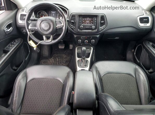 3C4NJCBB7JT166040 2018 JEEP COMPASS Blue Dashboard view