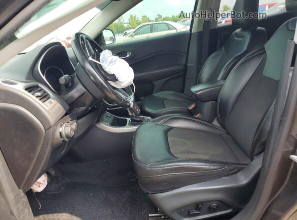 3C4NJCBB7KT750441 2019 JEEP COMPASS Серый Вид салона спереди