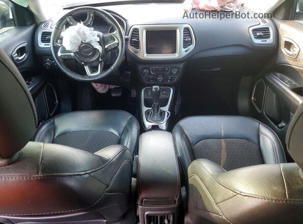 3C4NJCBB7KT750441 2019 JEEP COMPASS Серый Вид панели приборов