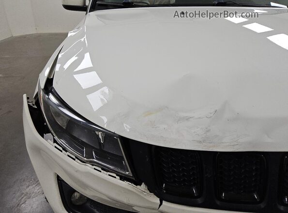 3C4NJCBB7LT246697 2020 JEEP COMPASS White 