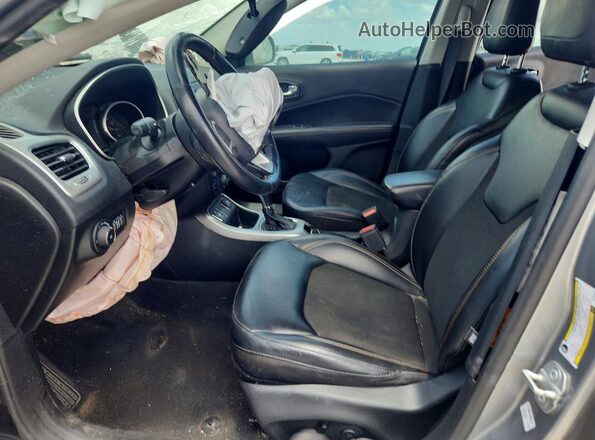 3C4NJCBB7MT505657 2021 JEEP COMPASS Silver Front interior view