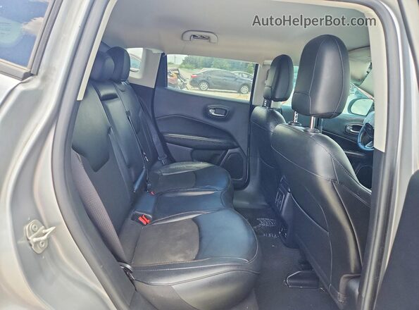 3C4NJCBB7MT505657 2021 JEEP COMPASS Silver Rear interior view