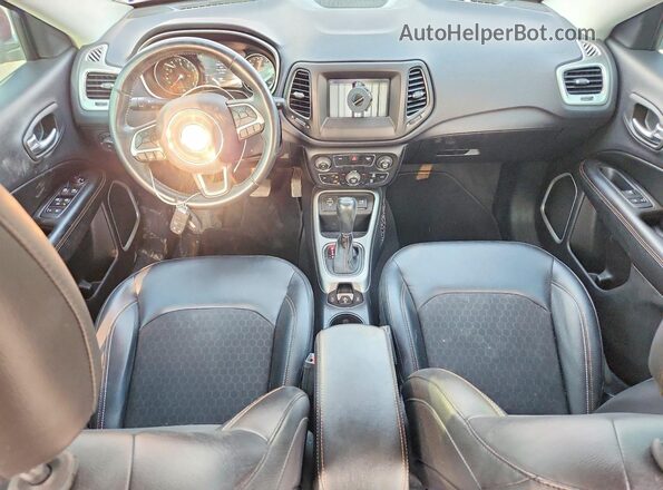 3C4NJCBB8HT607457 2017 JEEP COMPASS Maroon Dashboard view