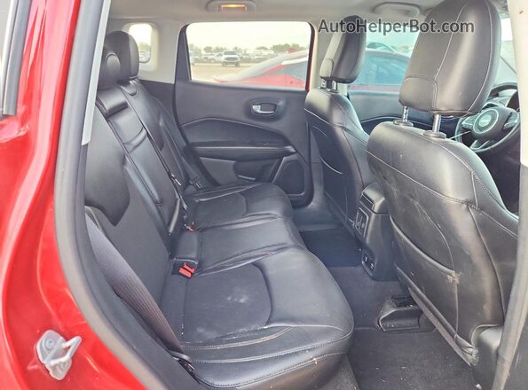 3C4NJCBB8HT607457 2017 JEEP COMPASS Maroon Rear interior view