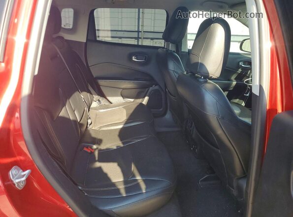 3C4NJCBB8JT182280 2018 JEEP COMPASS Red Vista de los asientos traseros