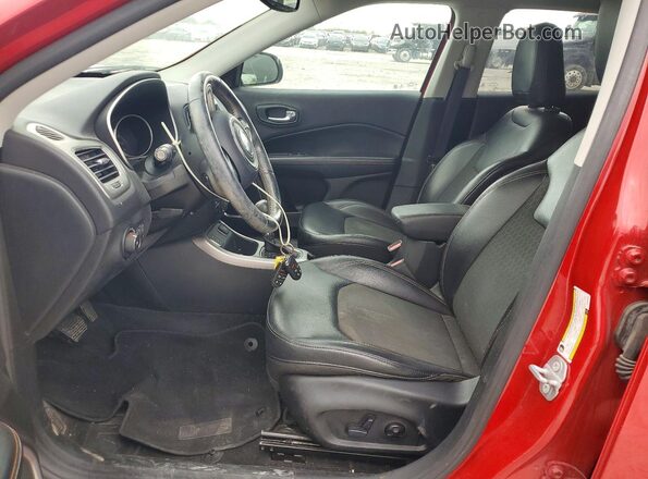 3C4NJCBB8JT266566 2018 JEEP COMPASS Red Front interior view