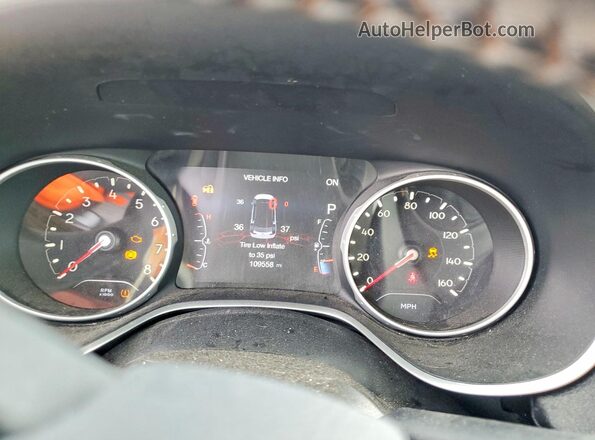 3C4NJCBB8JT266566 2018 JEEP COMPASS Red Instrument cluster view