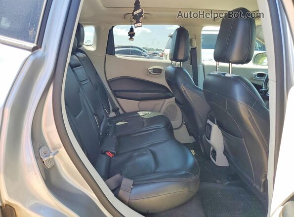 3C4NJCBB8KT679542 2019 JEEP COMPASS Silver Vista de los asientos traseros