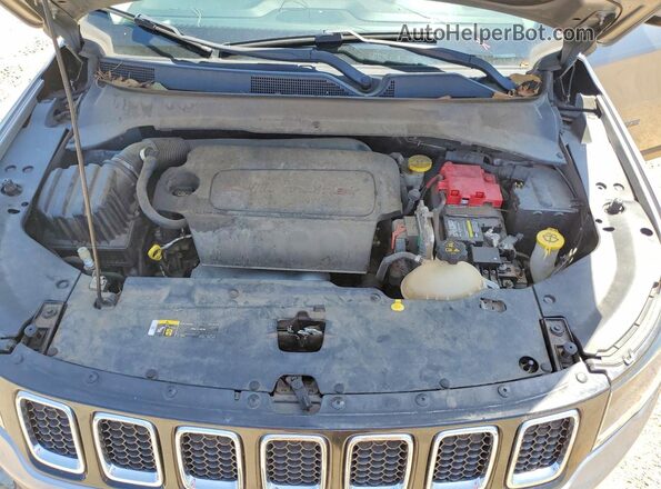 3C4NJCBB8KT679542 2019 JEEP COMPASS Silver Vista interior trasera