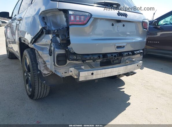 3C4NJCBB8MT531765 2021 JEEP COMPASS Silver Front view