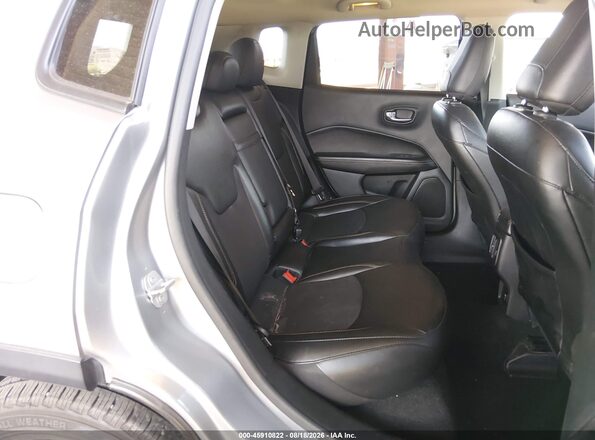 3C4NJCBB9LT133723 2020 JEEP COMPASS Silver VIN կոդի պիտակի տեսք