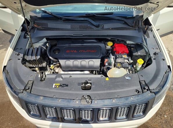 3C4NJCBB9LT158587 2020 JEEP COMPASS White უკანა სალონის ხედი