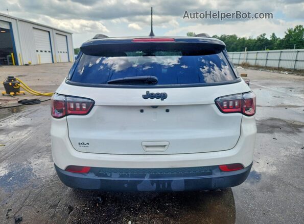3C4NJCBB9LT158587 2020 JEEP COMPASS White უკანა ხედი