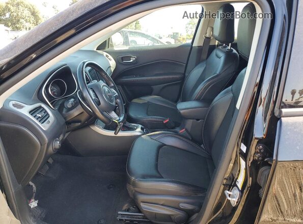 3C4NJCBB9LT258883 2020 JEEP COMPASS Black წინა სალონის ხედი