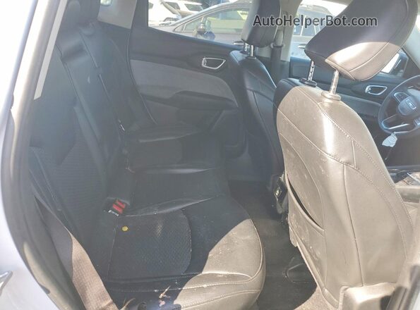3C4NJCBB9NT139816 2022 JEEP COMPASS White Widok wnętrza z tyłu