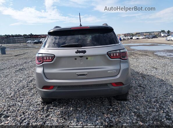 3C4NJCBBXJT165724 2018 JEEP COMPASS Серебряный 