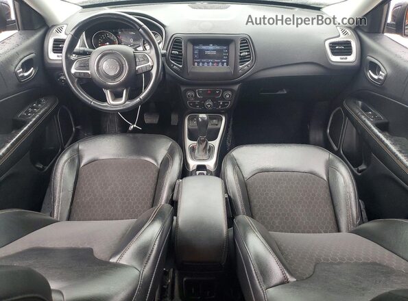 3C4NJCBBXJT235349 2018 JEEP COMPASS Blue წინა პანელის ხედი