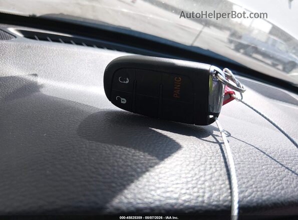 3C4NJCBBXKT614711 2019 JEEP COMPASS White Вид панелі приладів
