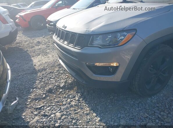 3C4NJCBBXKT731253 2019 JEEP COMPASS Silver Widok z przodu