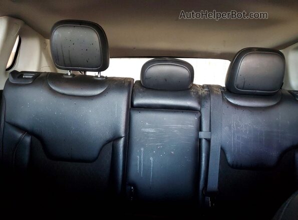 3C4NJCBBXMT538913 2021 JEEP COMPASS White Vista de los asientos traseros