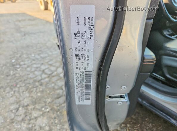 3C4NJCCB0LT187300 2020 JEEP COMPASS Silver VIN sticker view