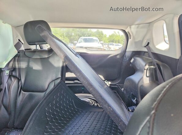3C4NJCCB1KT748893 2019 JEEP COMPASS Gray Rear seats view