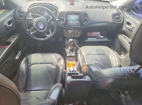 3C4NJCCB2LT187590 2020 JEEP COMPASS Silver Dashboard view
