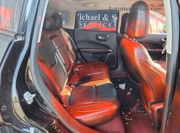 3C4NJCCB3JT122129 2018 JEEP COMPASS Black უკანა სალონის ხედი