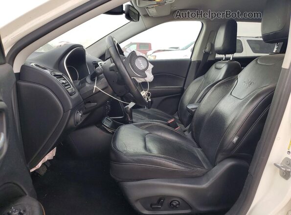 3C4NJCCB3KT802405 2019 JEEP COMPASS Белый Вид салона спереди