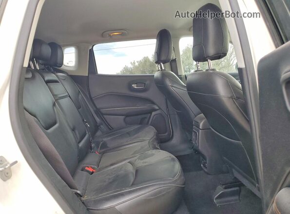 3C4NJCCB3KT802405 2019 JEEP COMPASS Белый Вид задней части салона