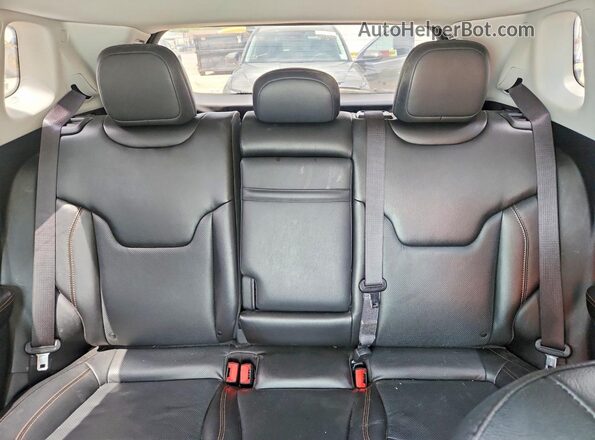 3C4NJCCB3KT819298 2019 JEEP COMPASS White Вид задніх сидінь