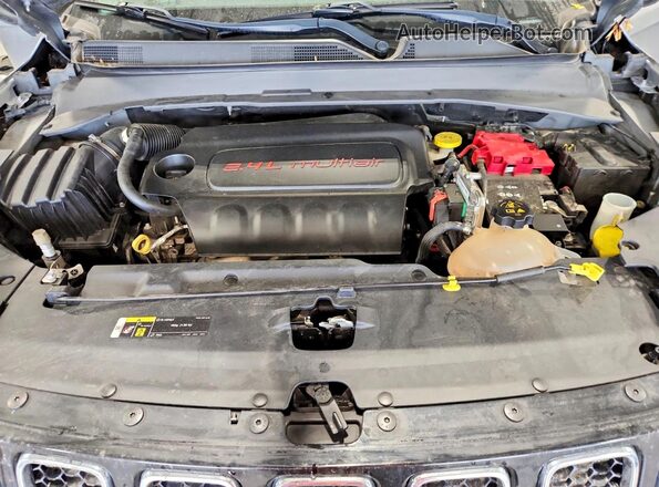 3C4NJCCB5MT552670 2021 JEEP COMPASS Silver Vista del compartimento del motor